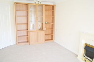 LIVING ROOM- click for photo gallery